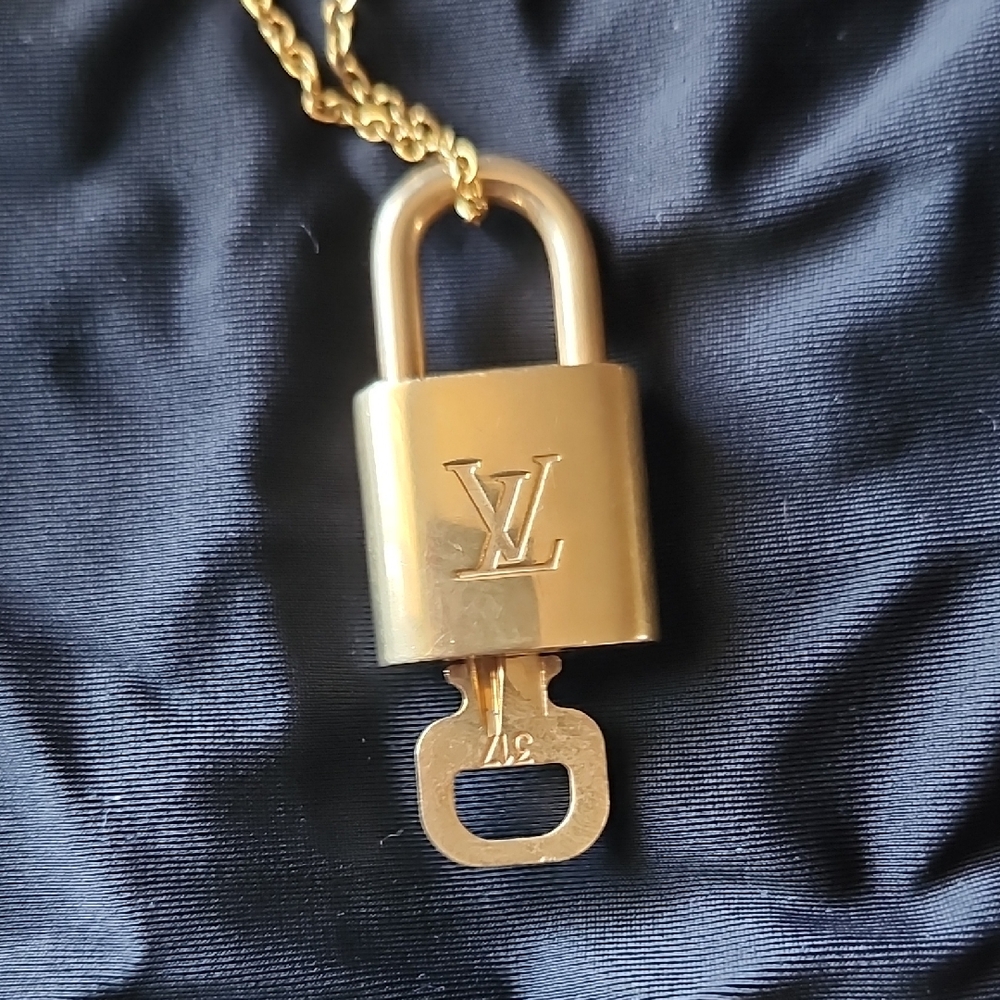 Louis Vuitton Gold Padlock And Key Pendant Necklace #317